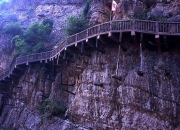 中国古代的栈道是如何修建的？